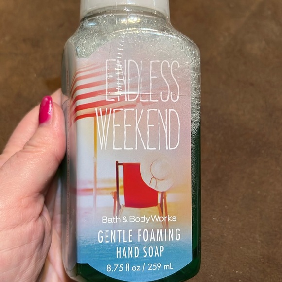 B&BW Gentle Foaming Hand Soap-Endless Weekend - Picture 1 of 4